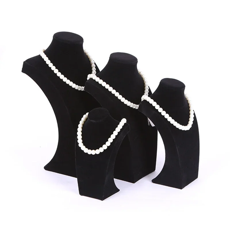 Aksamitny portret Naszyjnik Wy – Body Jewelry Holder recenzja i cena
