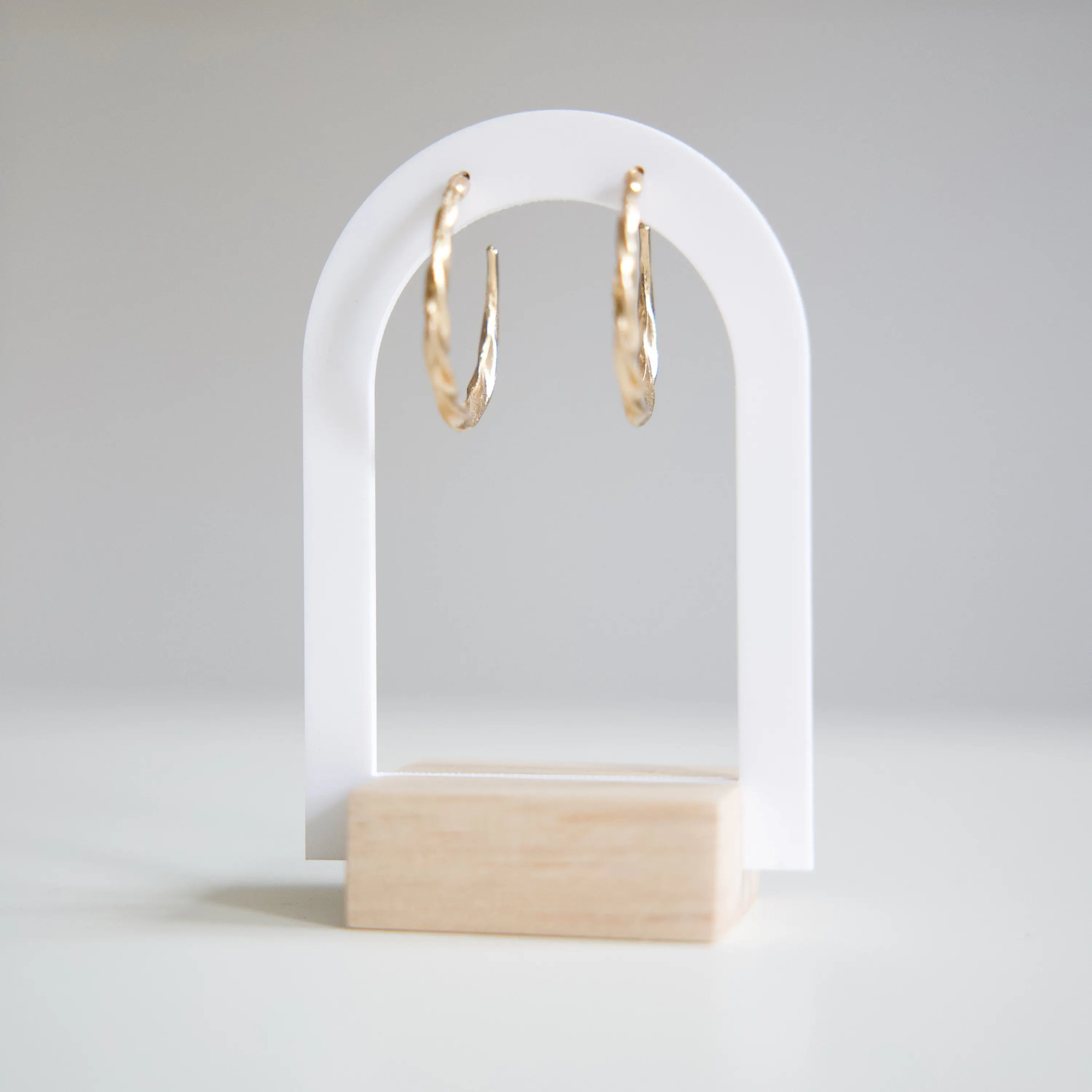 Akrylowy uchwyt na kolczyki i  – Body Jewelry Holder recenzja i cena