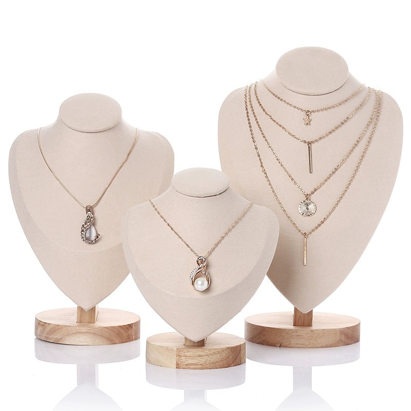 Aksamitny portret Naszyjnik Wy – Body Jewelry Holder recenzja i cena